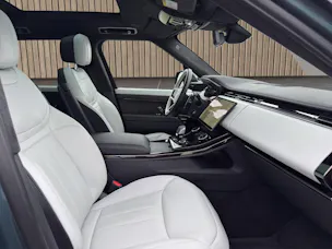 Land Rover Range Rover Sport P530 4.4 V8 First Edition Automatic mit Standheizung, Hinterachslenkung!