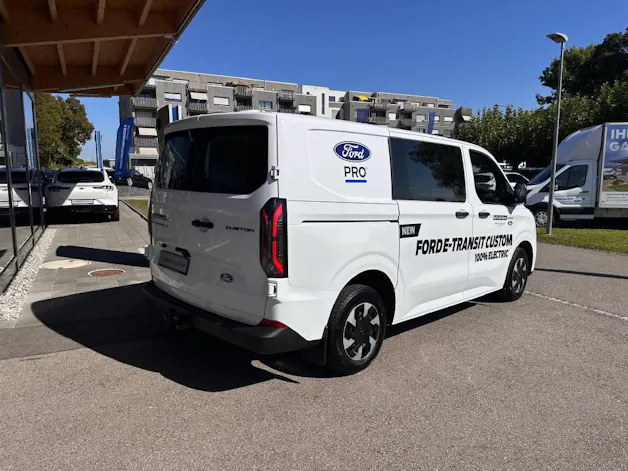 Ford E-Transit Custom Van 320 L1 65 kWh Trend