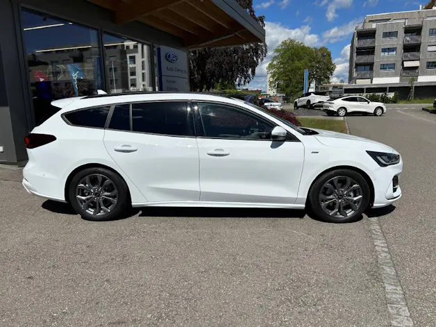 Ford Focus Kombi 1.0i EcoB 155 ST-Line