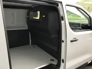 Peugeot Expert 75 KWh Premium Standard