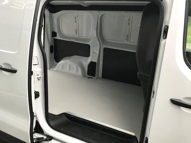 Peugeot Expert 75 KWh Premium Standard