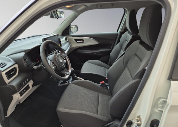 Vehicle image 8 Vehicle image 8