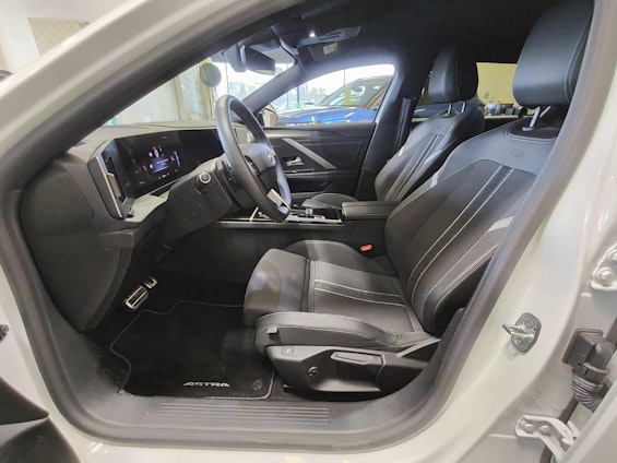 Vehicle image 15 Vehicle image 15