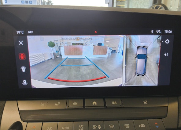 Vehicle image 14 Vehicle image 14