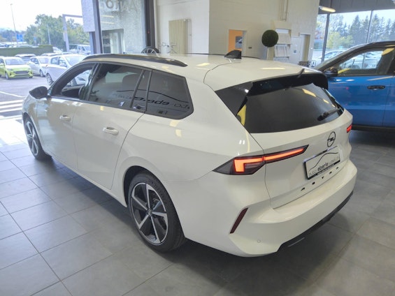 Vehicle image 4 Vehicle image 4