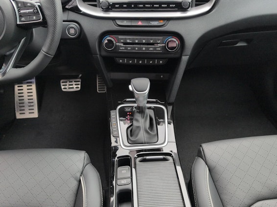 Vehicle image 13 Vehicle image 13