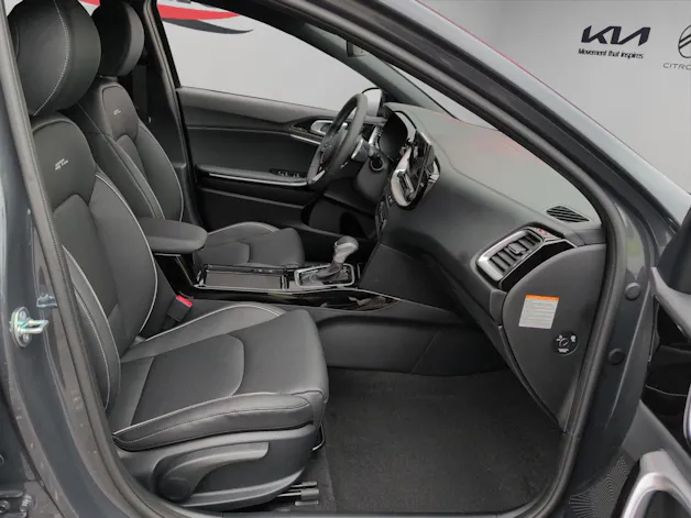Kia Ceed SW 1.5 T-GDi MHEV GT-Line Automat  / 0.99% Leasing-Aktion /