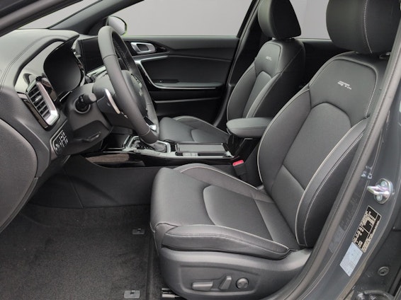 Vehicle image 8 Vehicle image 8