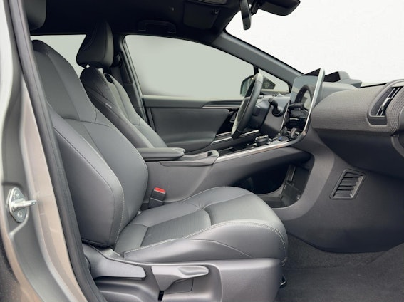 Vehicle image 9 Vehicle image 9