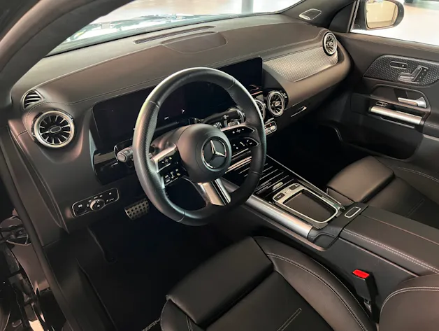Mercedes-Benz GLA 250 Swiss Star AMG Line 4matic