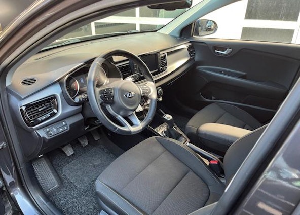 Vehicle image 6 Vehicle image 6