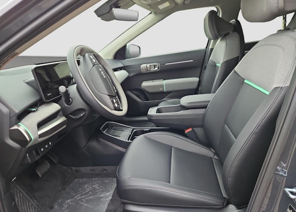 Vehicle image 4 Vehicle image 4