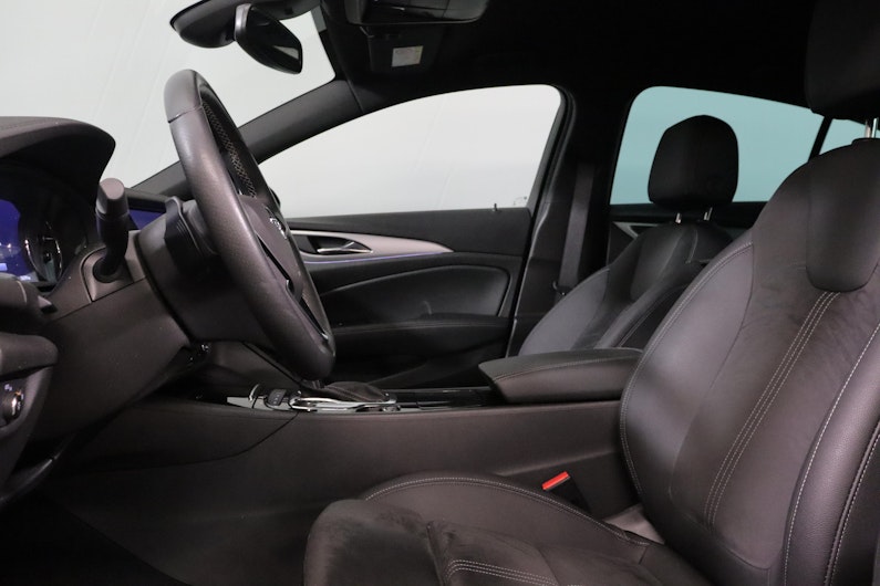 Vehicle image OPEL INSIGNIA