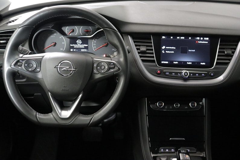 Vehicle image OPEL GRANDLAND X