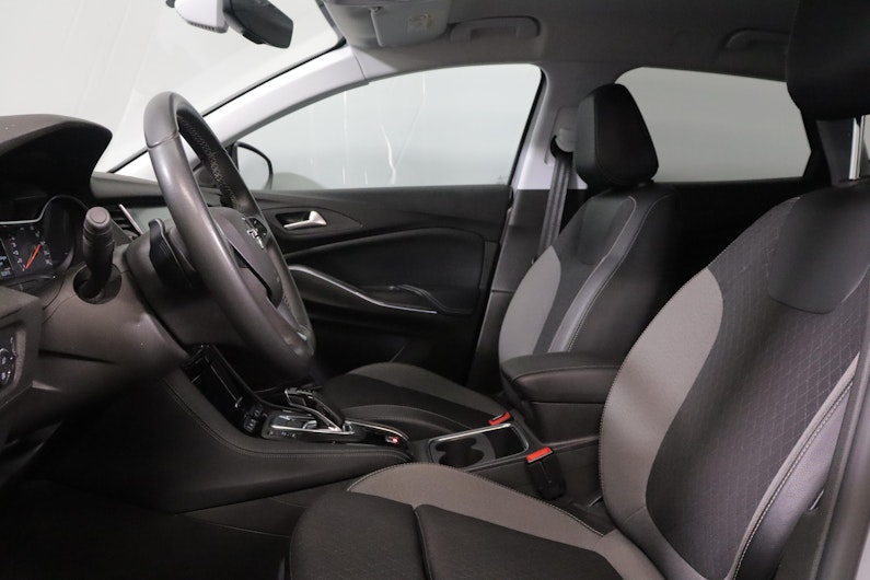 Vehicle image OPEL GRANDLAND X