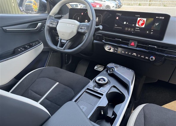 Vehicle image 5 Vehicle image 5