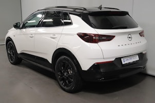 Vehicle image OPEL Grandland 1.6 T PHEV GS Line