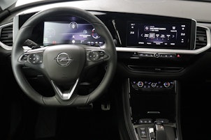 Vehicle image OPEL Grandland 1.6 T PHEV GS Line