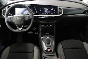 Vehicle image OPEL Grandland 1.6 T PHEV GS Line