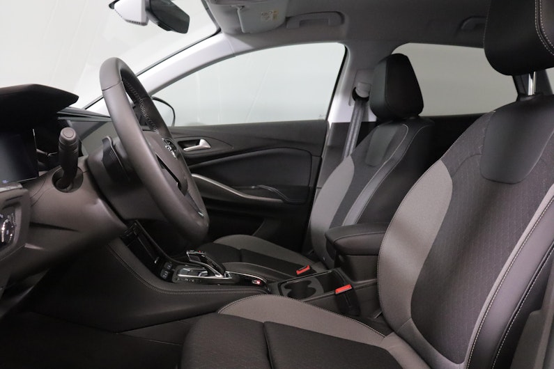 Vehicle image OPEL GRANDLAND