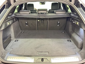 Vehicle image LAND ROVER Range Rover Velar 2.0 P400e Dynamic HSE