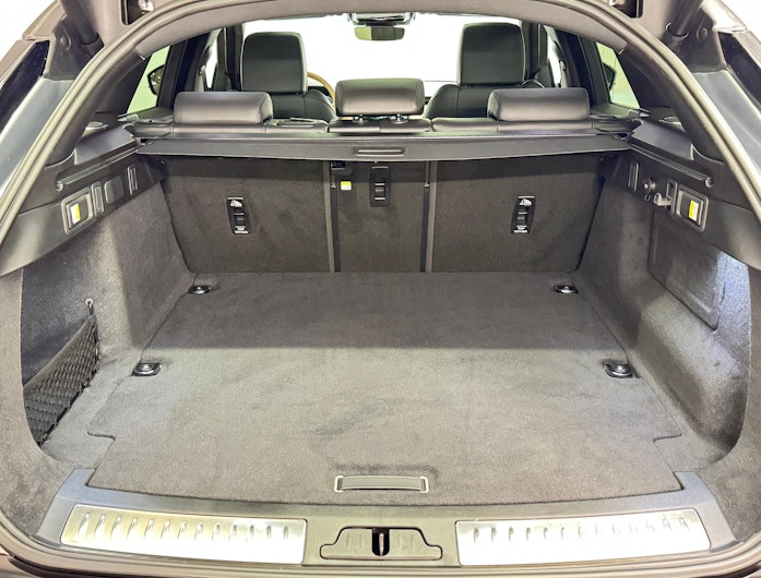 Vehicle image LAND ROVER RANGE ROVER VELAR