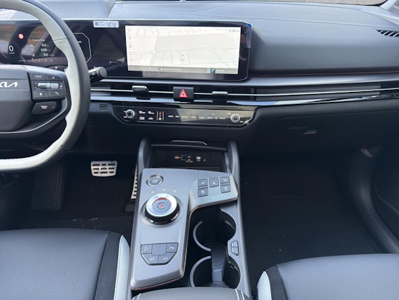 Vehicle image 10 Vehicle image 10