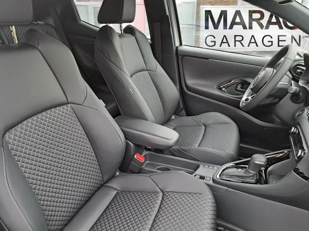 Toyota Yaris 1.5 VVT-i HSD Premium