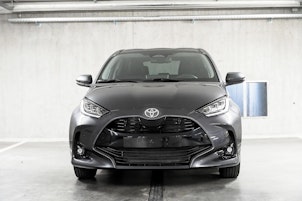 Vehicle image TOYOTA Yaris 1.5 VVT-i HSD Trend