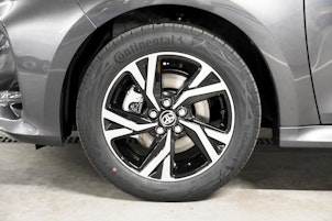 Vehicle image TOYOTA Yaris 1.5 VVT-i HSD Trend