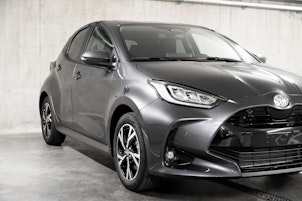 Vehicle image TOYOTA Yaris 1.5 VVT-i HSD Trend