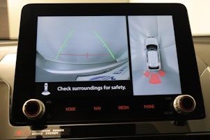 Vehicle image MITSUBISHI Eclipse Cross 2.4 PHEV Intense 4x4