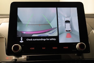 Vehicle image MITSUBISHI Eclipse Cross 2.4 PHEV Intense 4x4