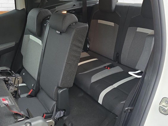 Vehicle image 13 Vehicle image 13