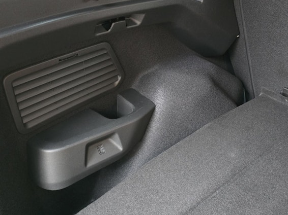 Vehicle image 14 Vehicle image 14