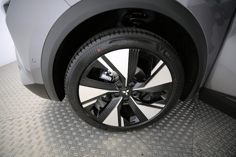 Vehicle image MITSUBISHI GRANDIS