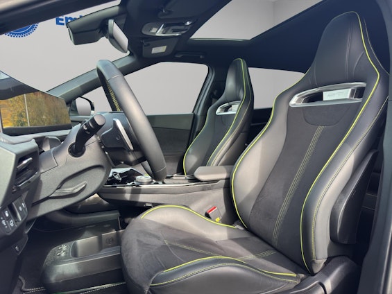 Vehicle image 10 Vehicle image 10