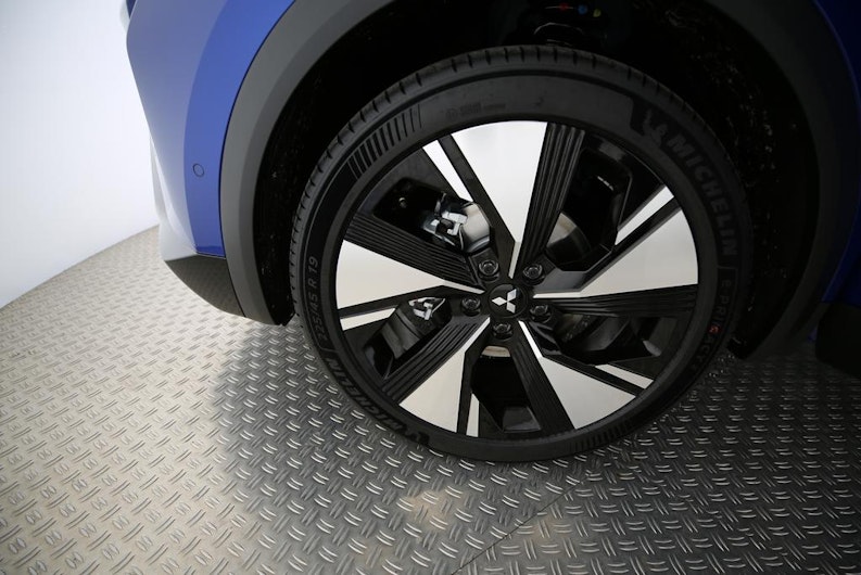 Vehicle image MITSUBISHI GRANDIS