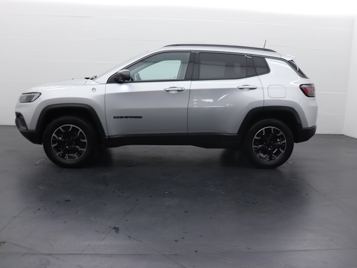 Vehicle image JEEP COMPASS