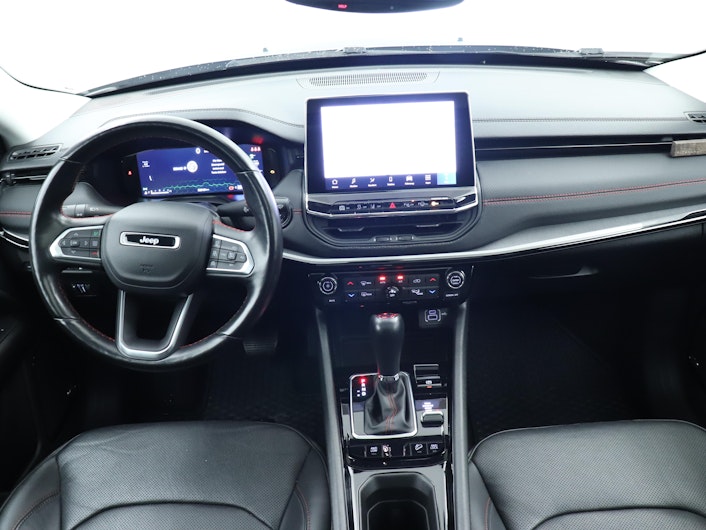 Vehicle image JEEP COMPASS