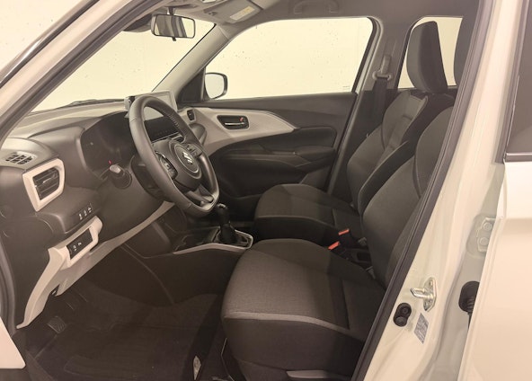 Vehicle image 4 Vehicle image 4