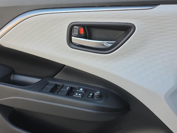 Vehicle image 10 Vehicle image 10