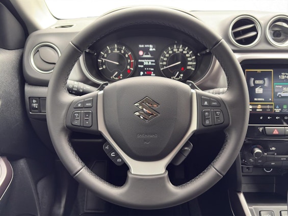 Vehicle image 10 Vehicle image 10