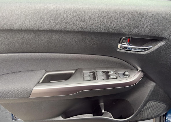 Vehicle image 16 Vehicle image 16