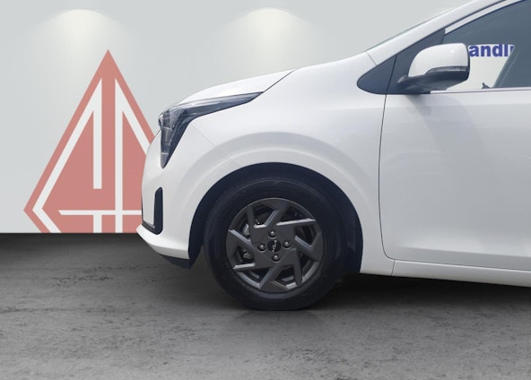 Vehicle image 13 Vehicle image 13