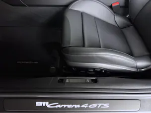 Porsche 911 Carrera 4 GTS