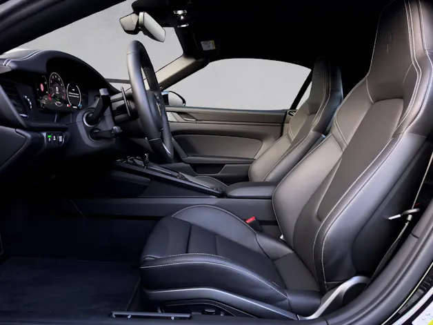 Porsche 911 Carrera 4 GTS Cabriolet