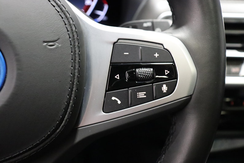 Vehicle image BMW iX3