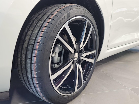 Vehicle image 7 Vehicle image 7