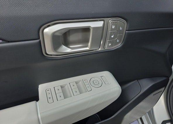 Vehicle image 13 Vehicle image 13